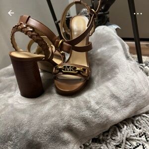Hermosos zapatos Michael kors